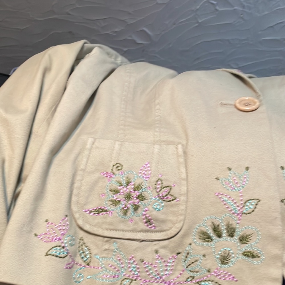 Lightweight jacket - Picture 4 of 4